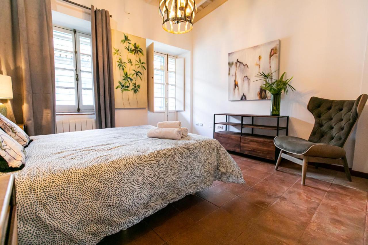 Apartamento 3 Dormitorios En Calle San Vicente. Sevilla Exterior foto